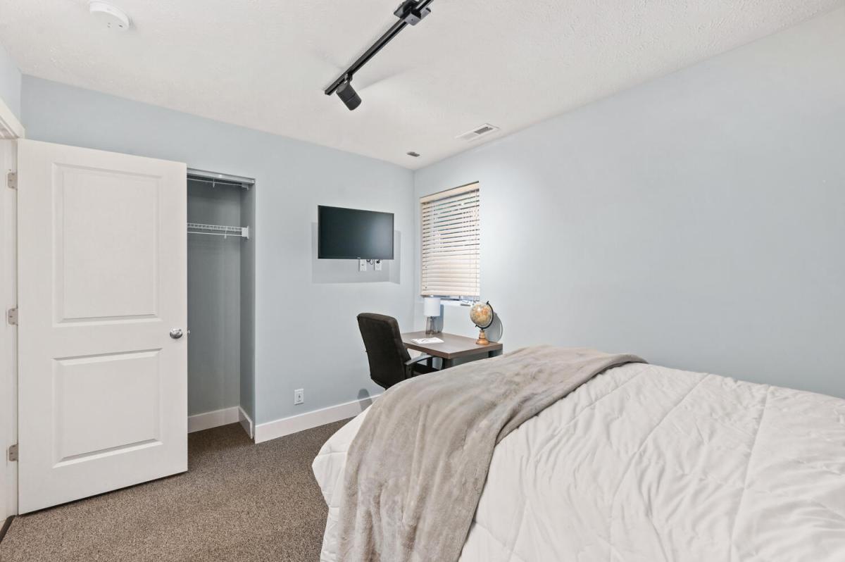 Apartment Bedroom