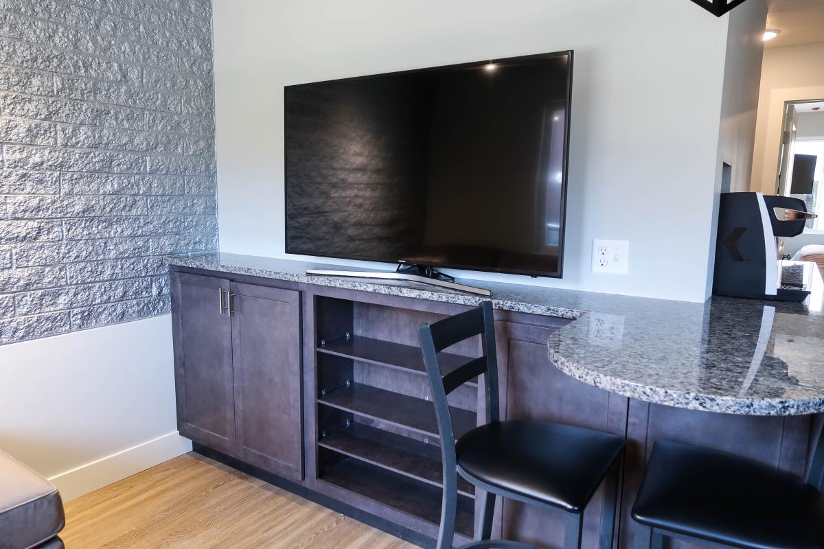 Apartment TV