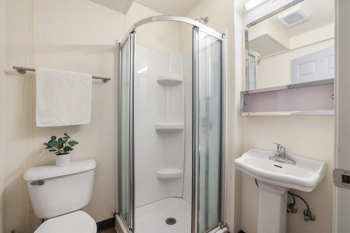 Bathroom 2