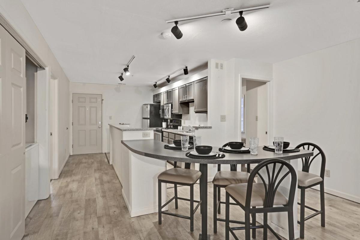 Dining Bar