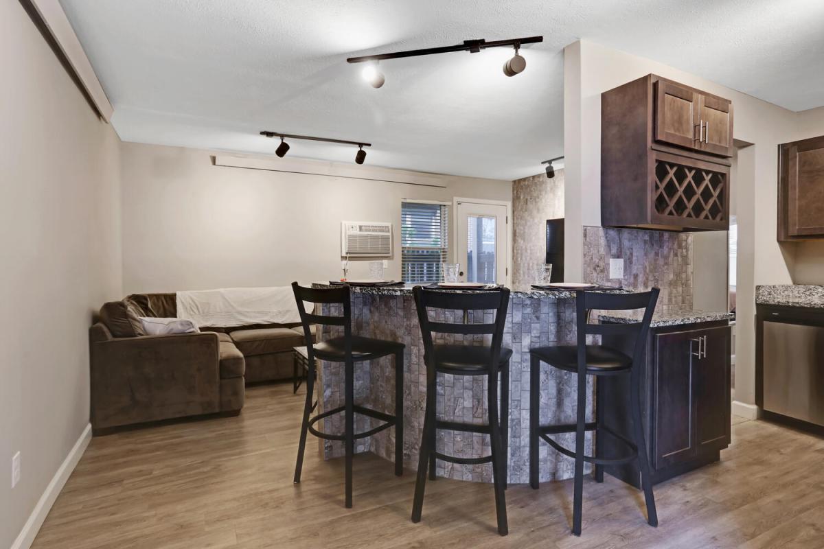 Dining Bar