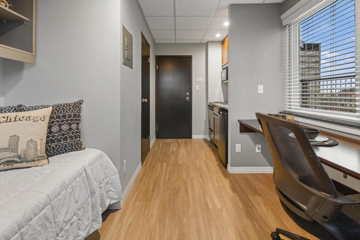 Bed & Desk