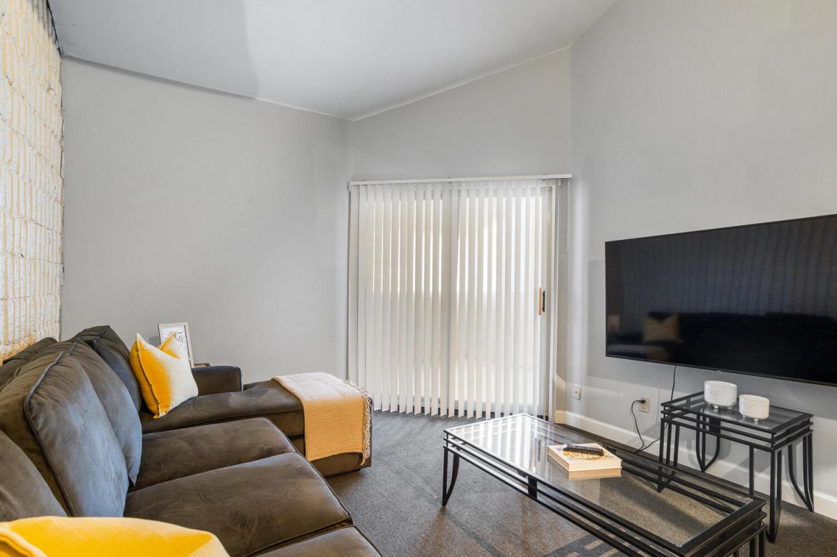 Living Space & TV